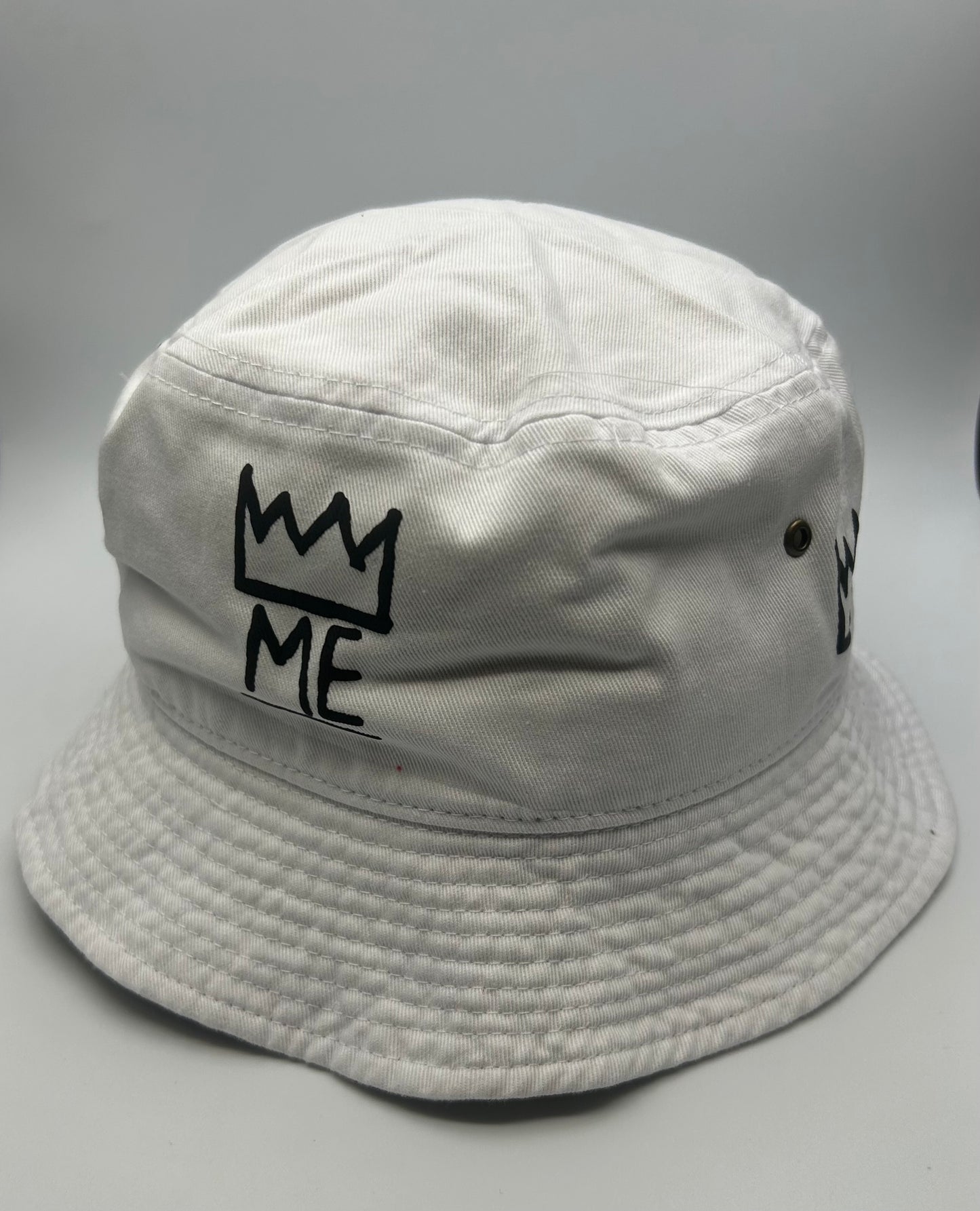 White Bucket with Black Krown