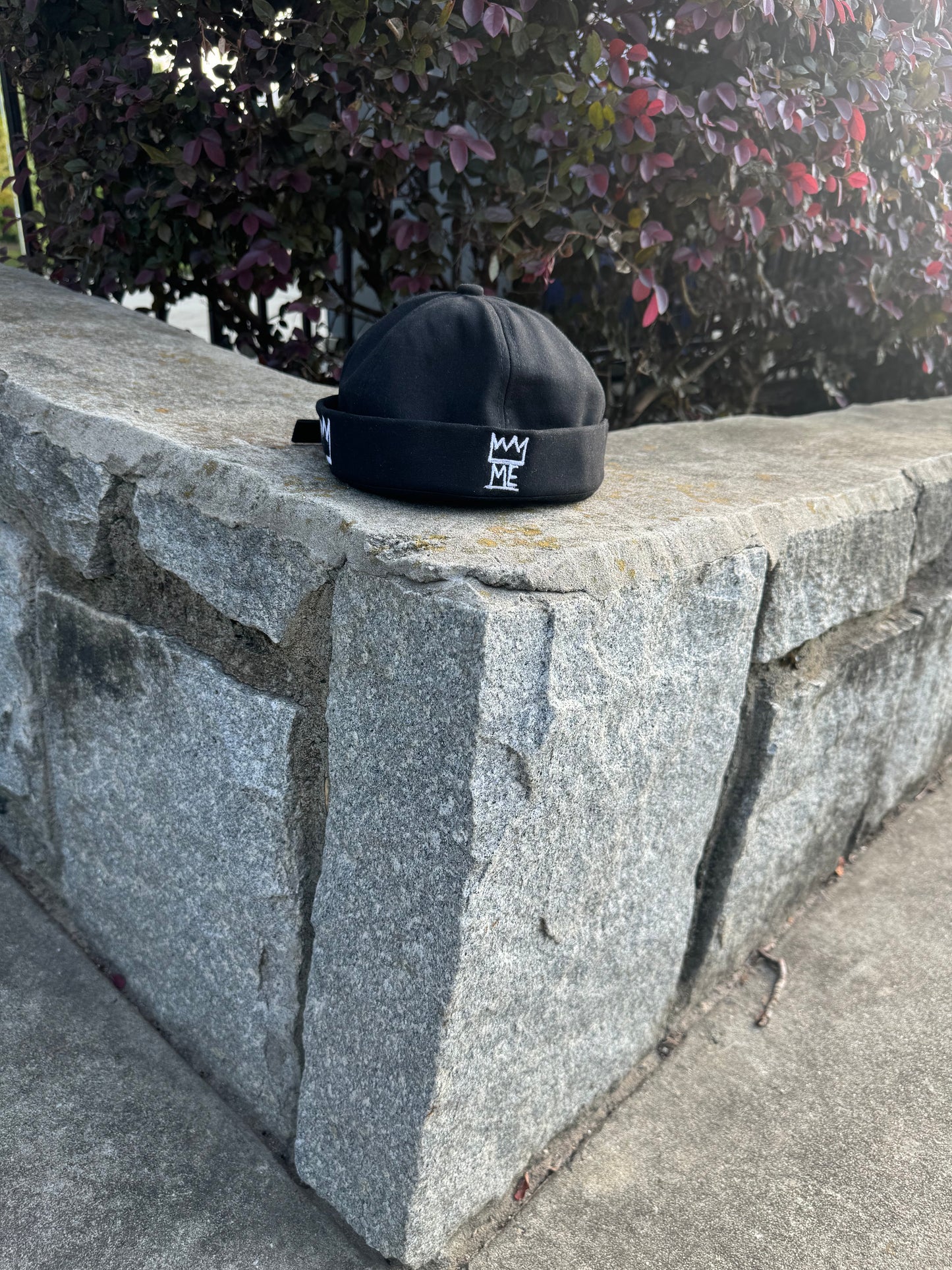 Black Brimless Hat with White Krown (RFM)