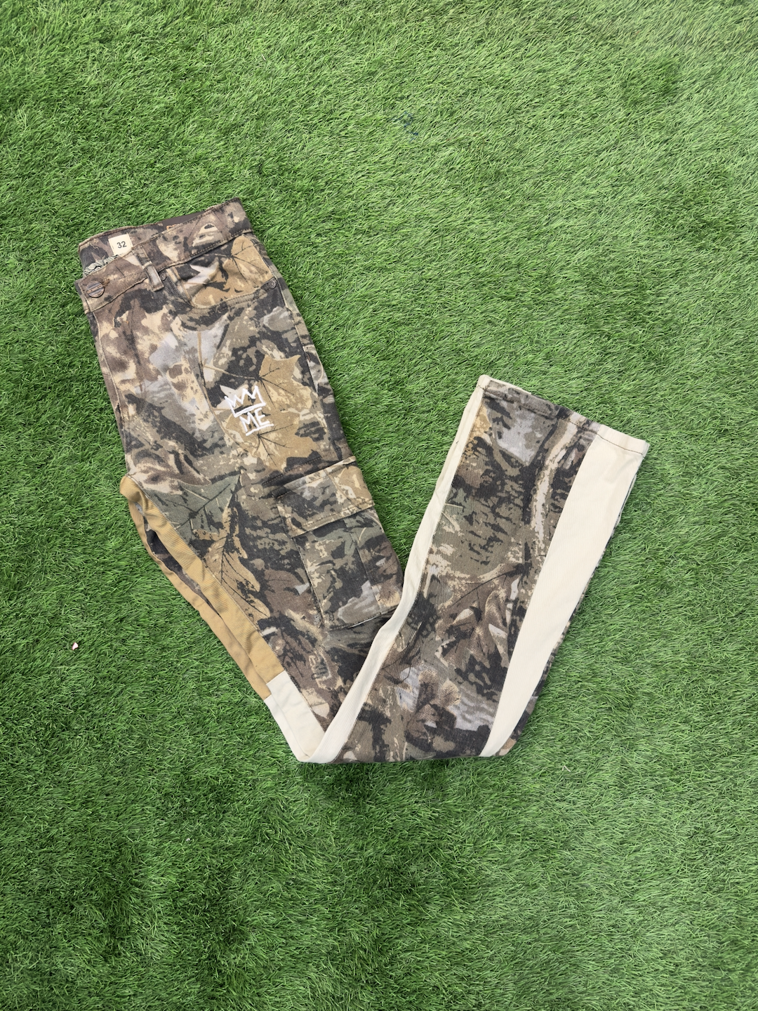 Hunter Camo Jeans with White Krown